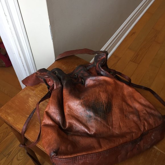 Handmade leather cross body bag - Picture 3 of 5